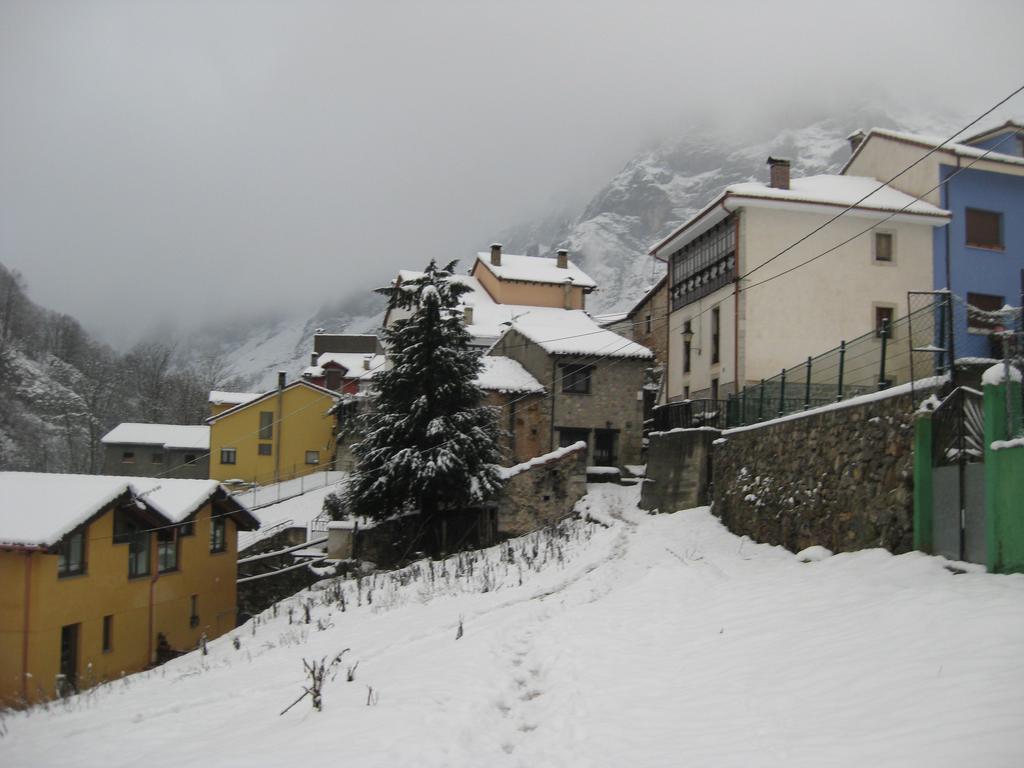Hostal El Duje Tielve Kültér fotó